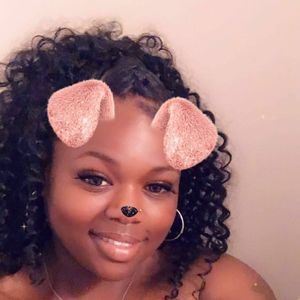 Meet your Posher, Molivia